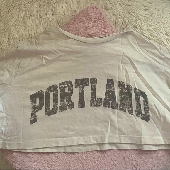 Cute Garage cropped tee, Avery top, beige, Portland lettering - Picture 3 of 4